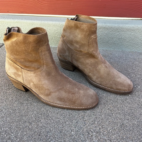$590~ELYSE WALKER LOS ANGELES~Tan Distressed Suede Stacked Heel Bootie~Boot~37/7 - Picture 12 of 14